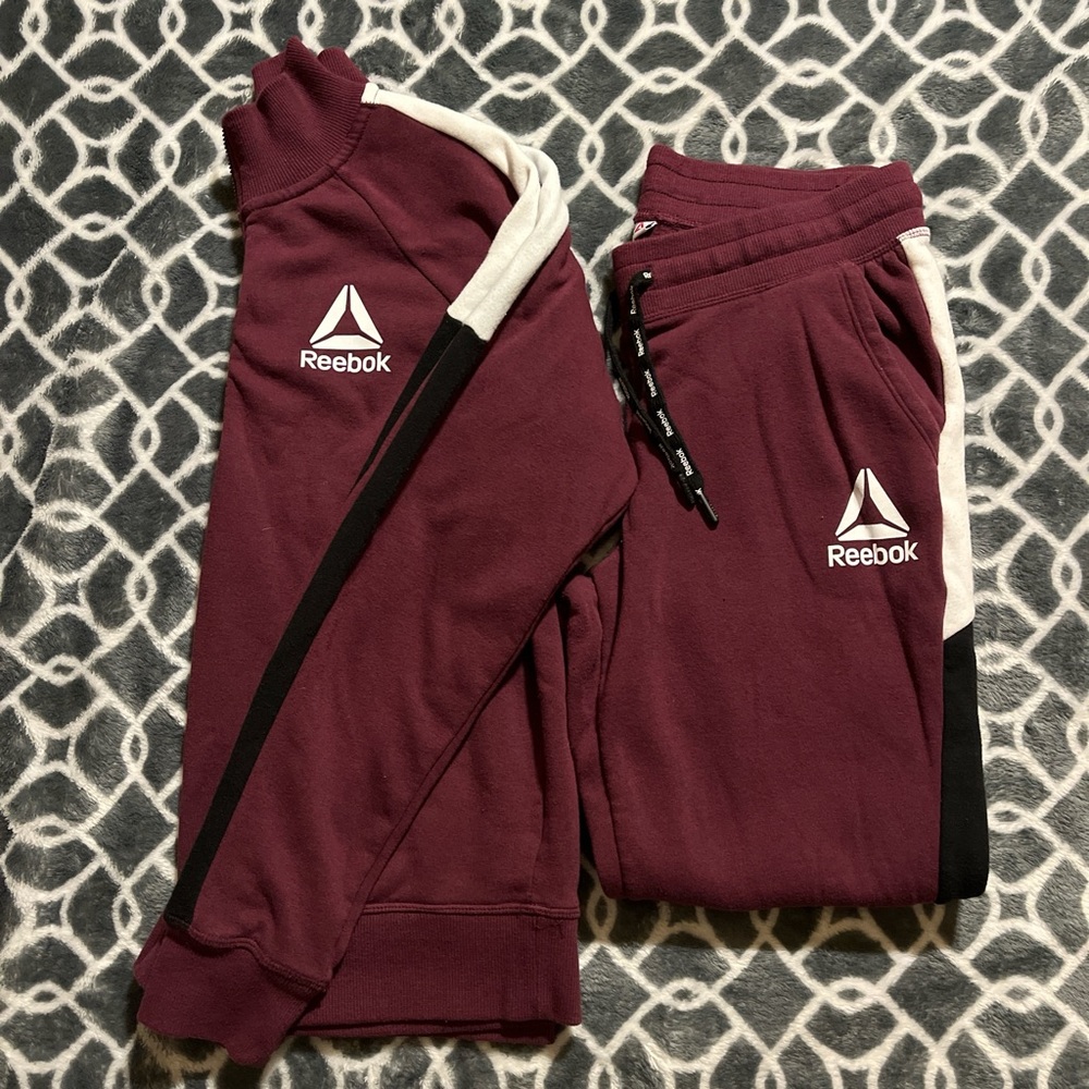 Reebok sweat outfit.